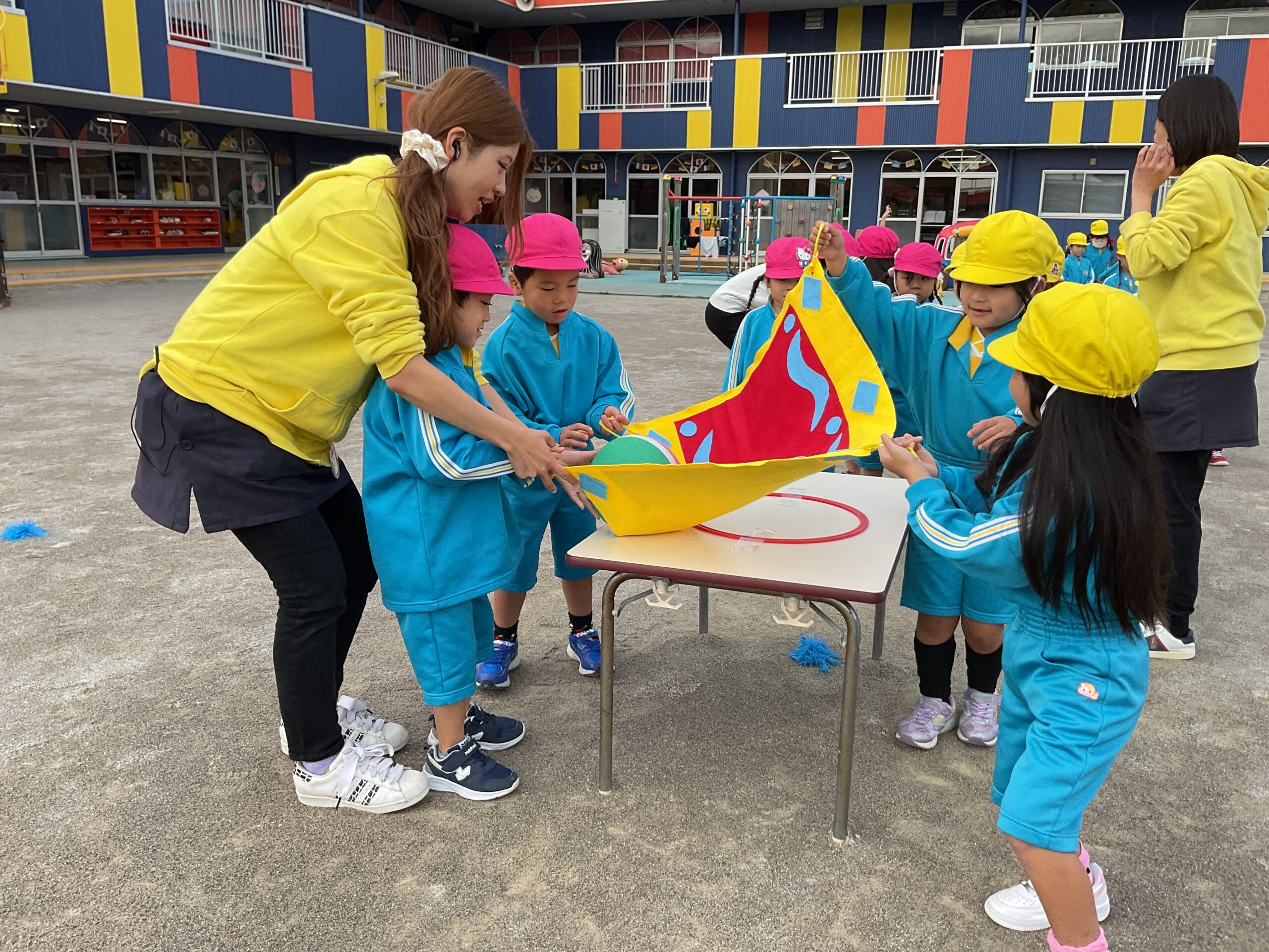 運動会ごっこをしました。