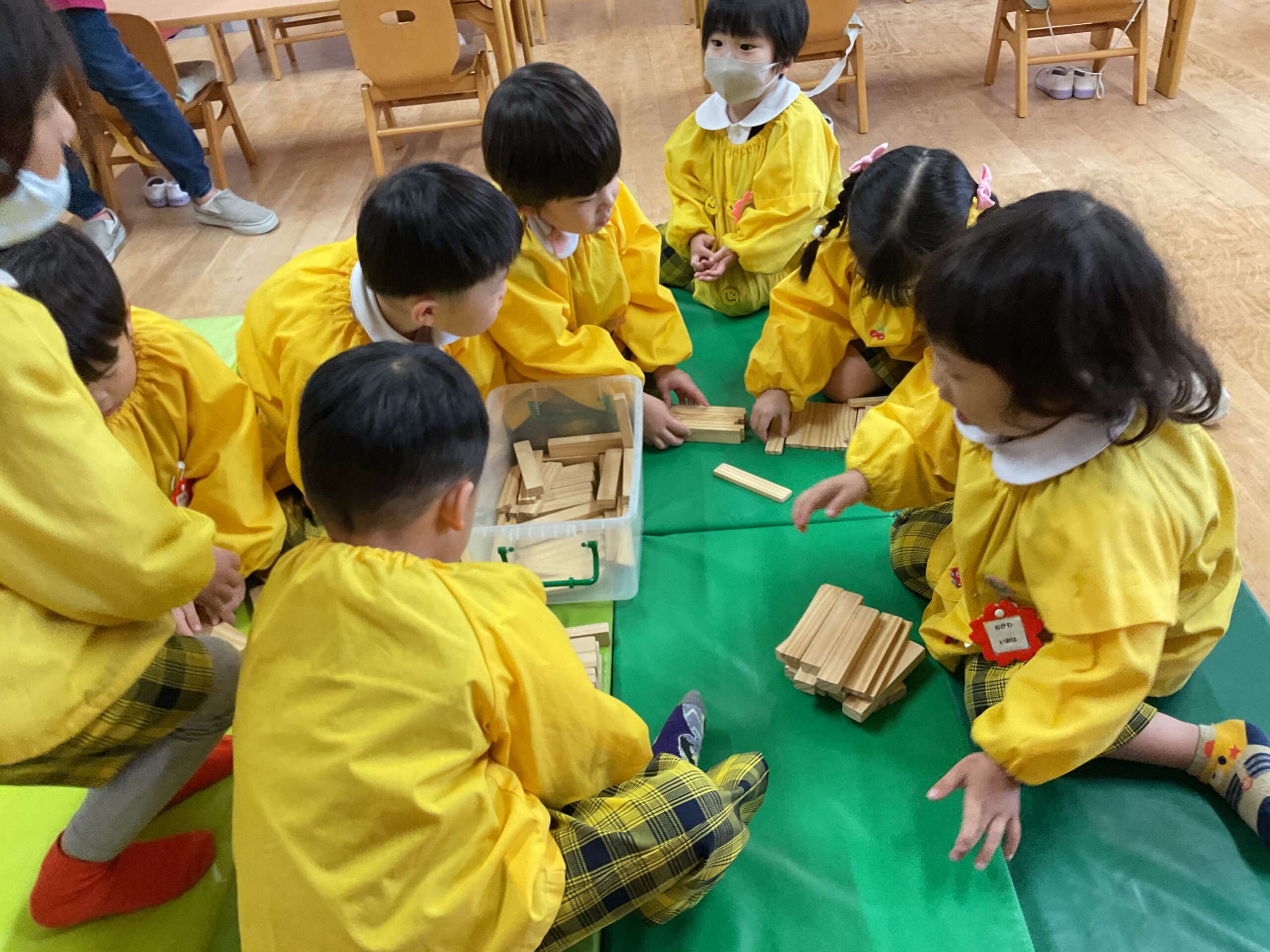 縦割りで遊びました。