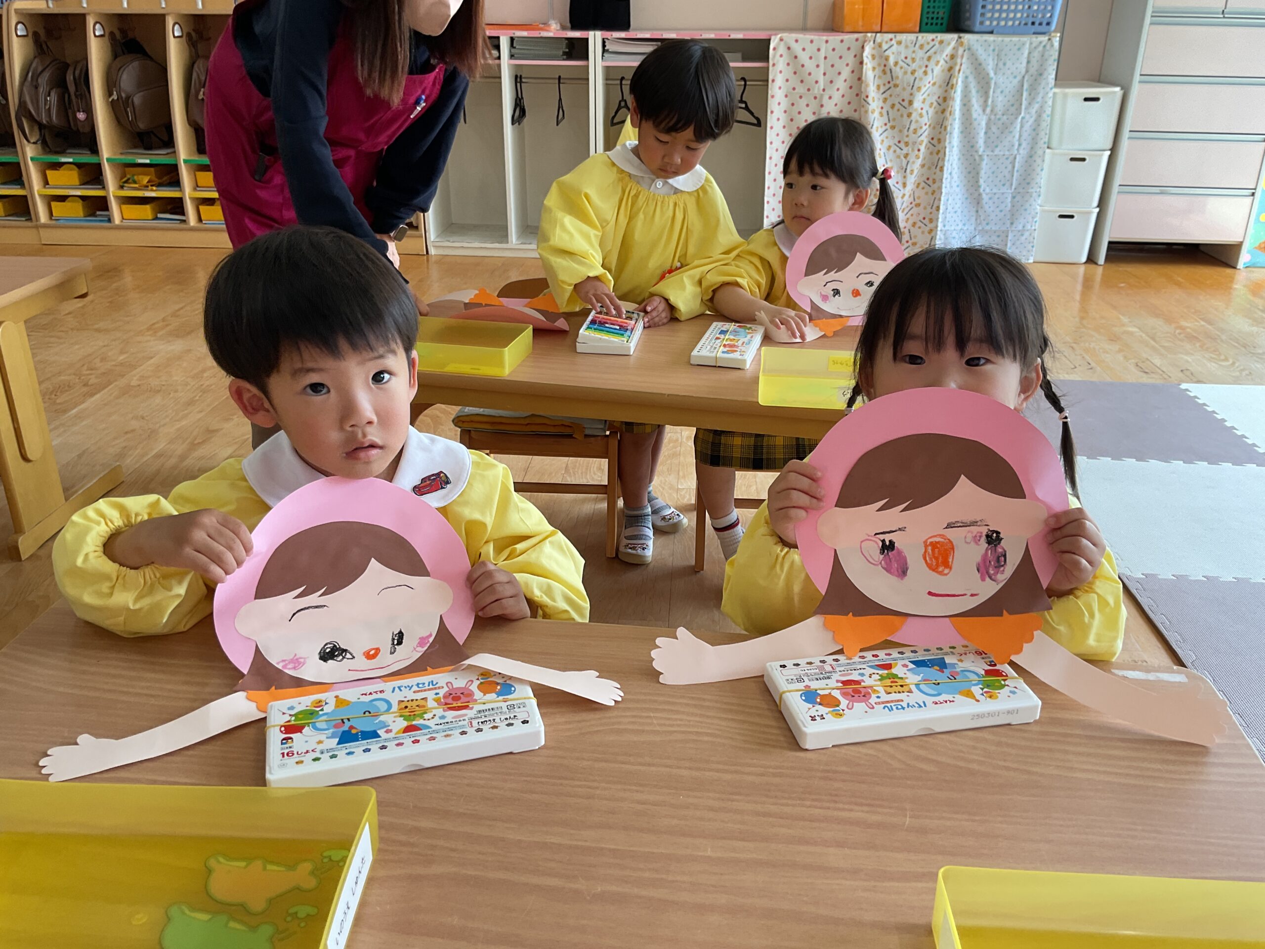 年少　母の日製作をしたよ