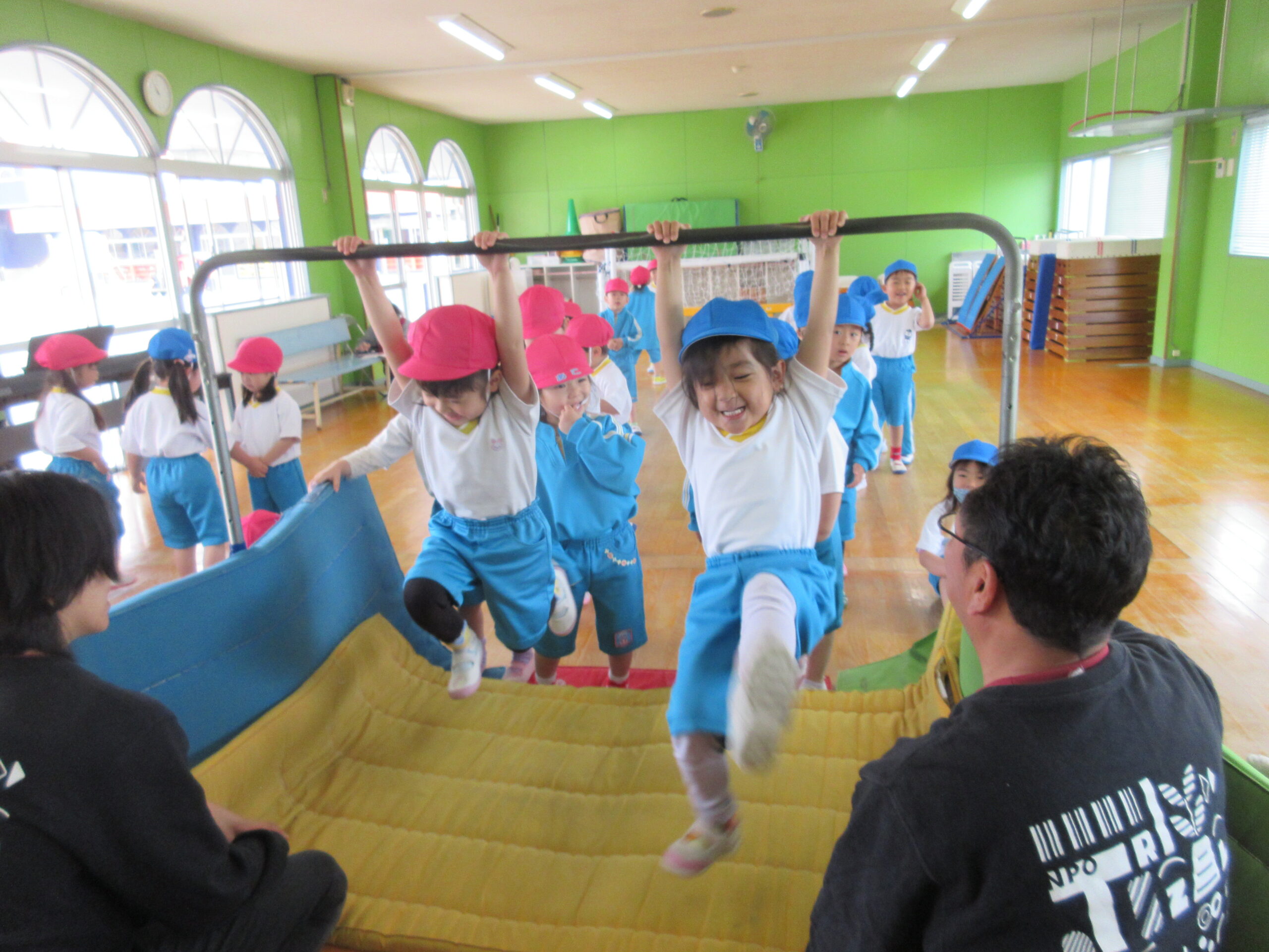 体操教室の時間です